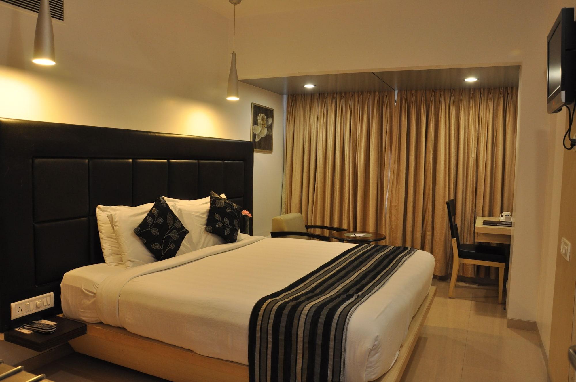 The Oriental Residency Hotel Mumbai Exterior foto
