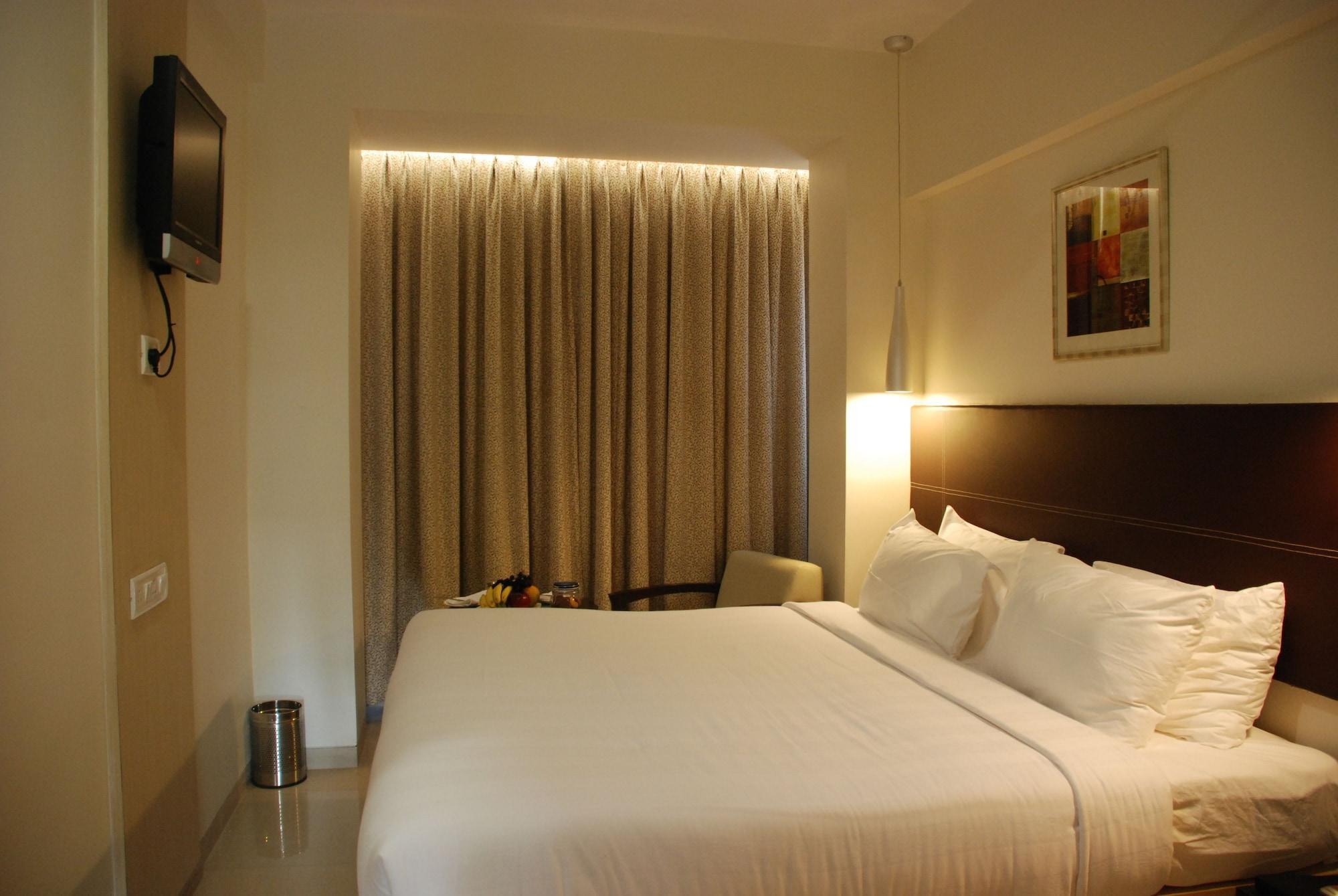 The Oriental Residency Hotel Mumbai Exterior foto