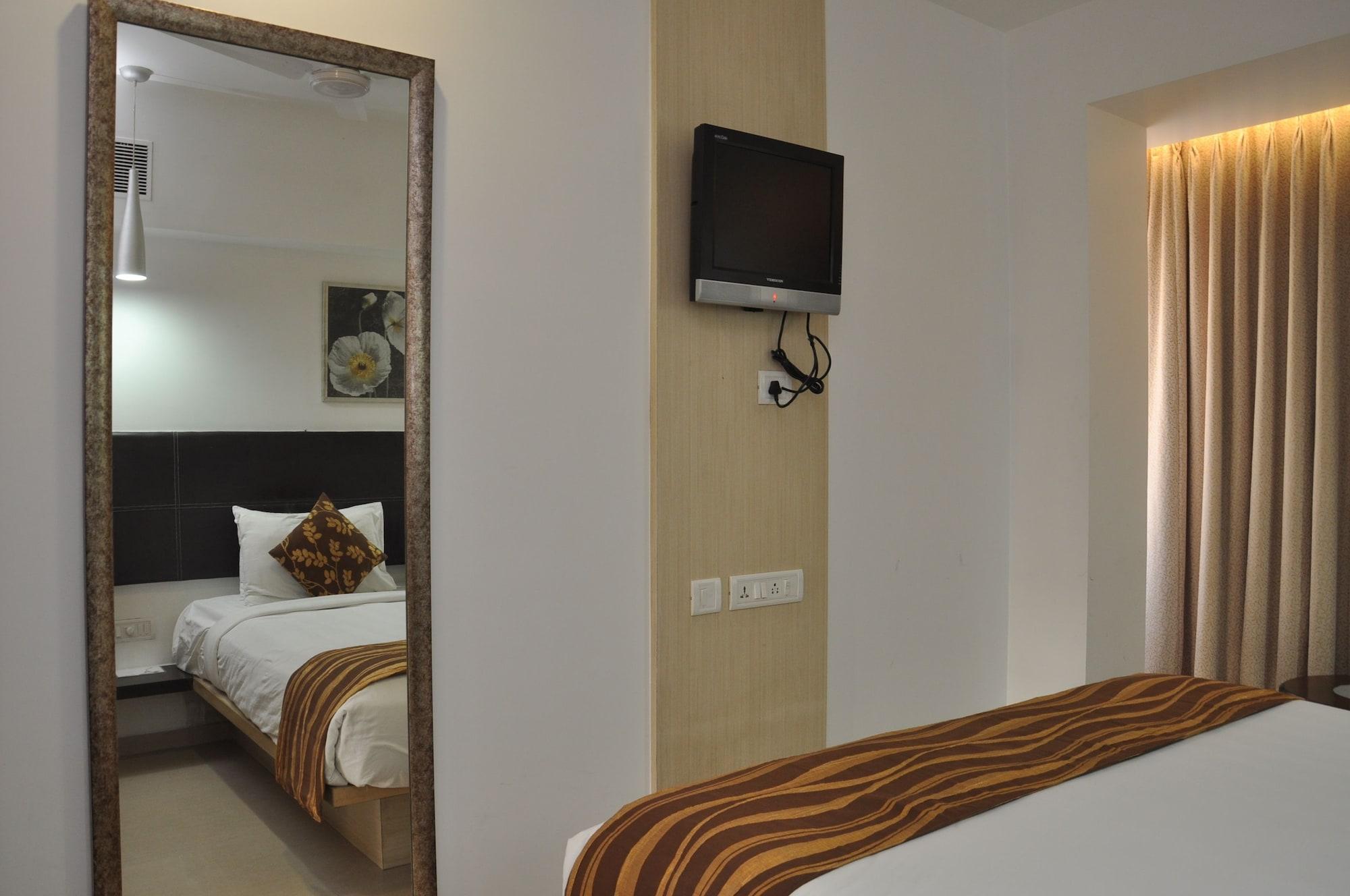 The Oriental Residency Hotel Mumbai Exterior foto