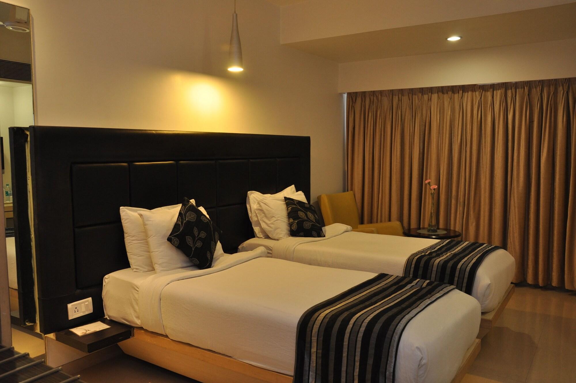 The Oriental Residency Hotel Mumbai Exterior foto