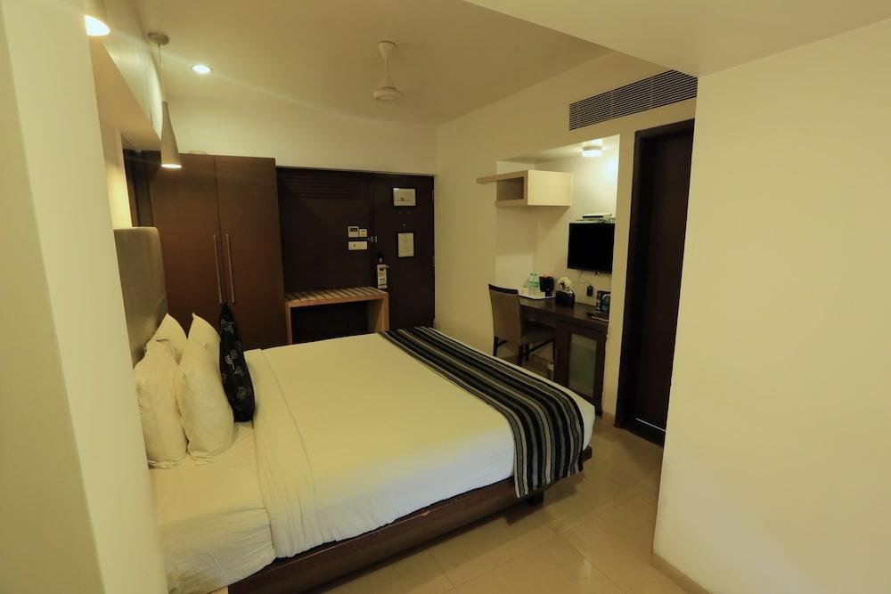 The Oriental Residency Hotel Mumbai Exterior foto