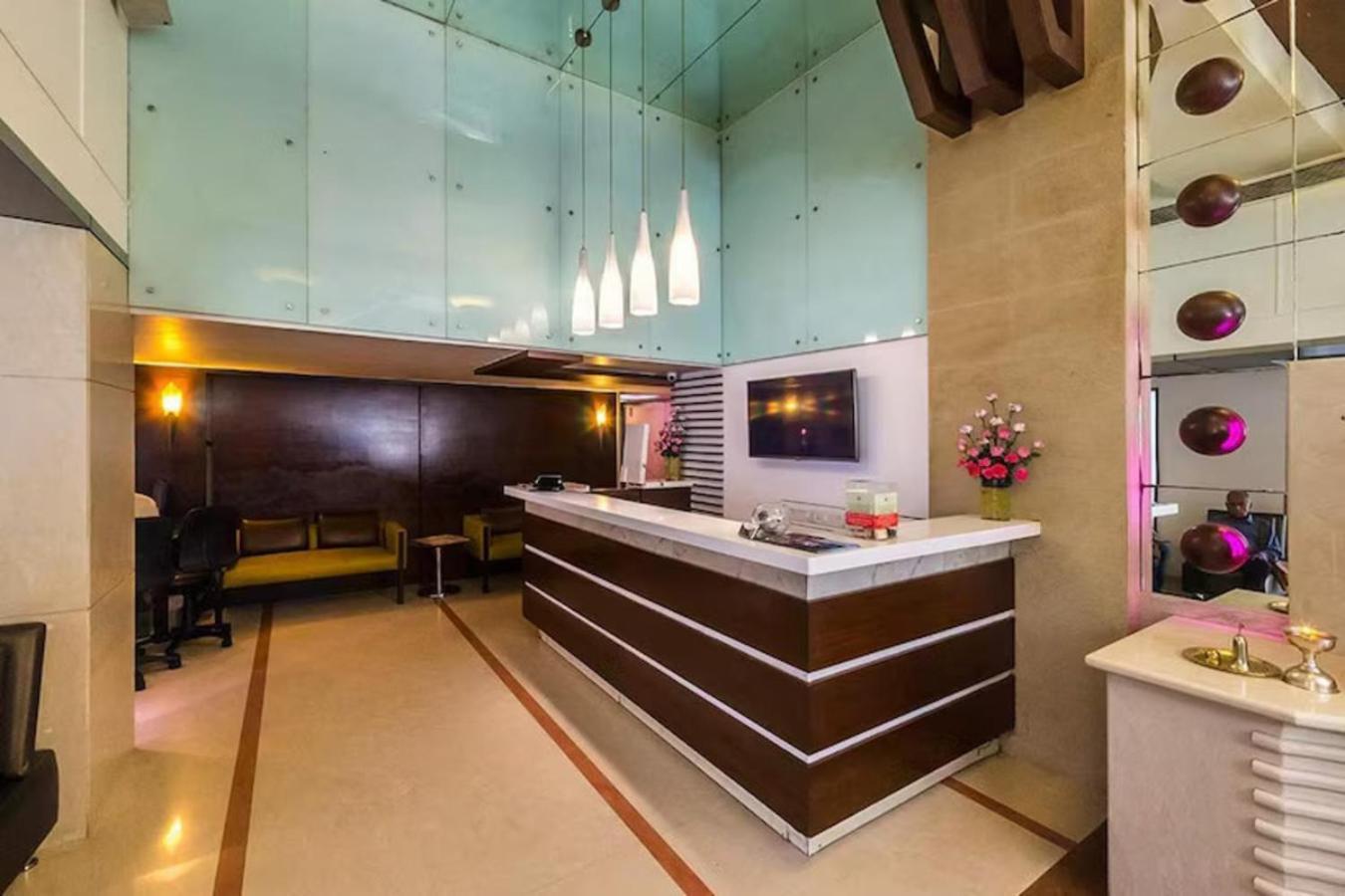 The Oriental Residency Hotel Mumbai Exterior foto