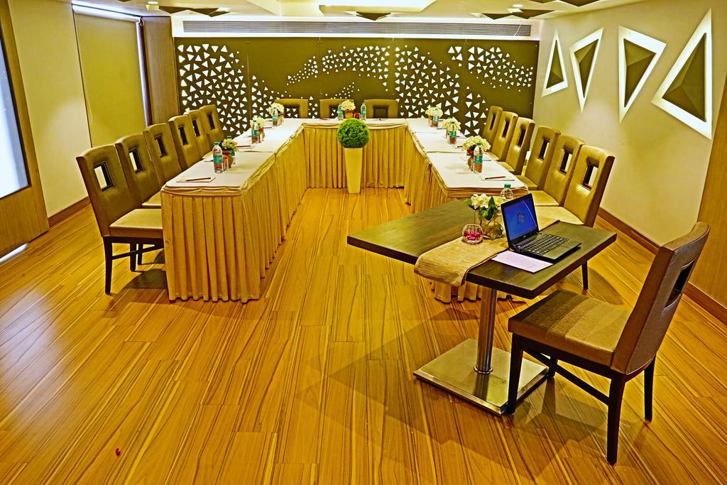 The Oriental Residency Hotel Mumbai Exterior foto