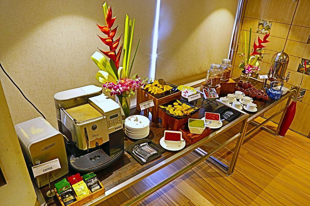 The Oriental Residency Hotel Mumbai Exterior foto