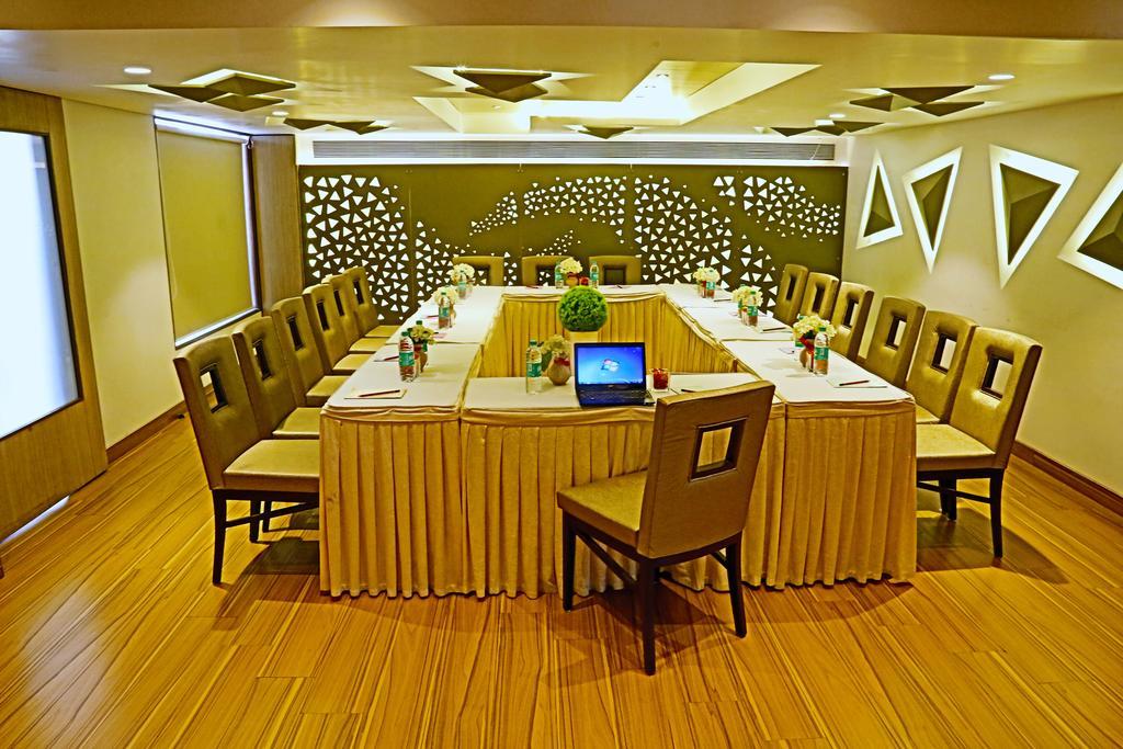 The Oriental Residency Hotel Mumbai Exterior foto