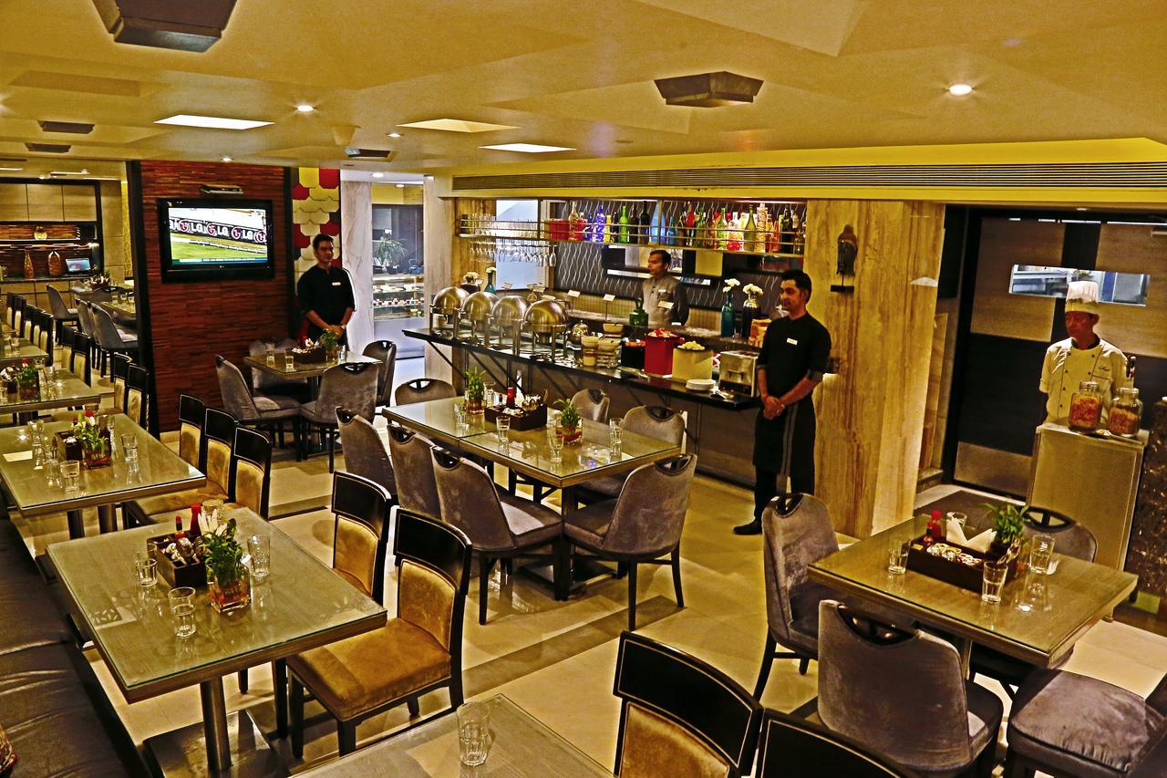 The Oriental Residency Hotel Mumbai Exterior foto