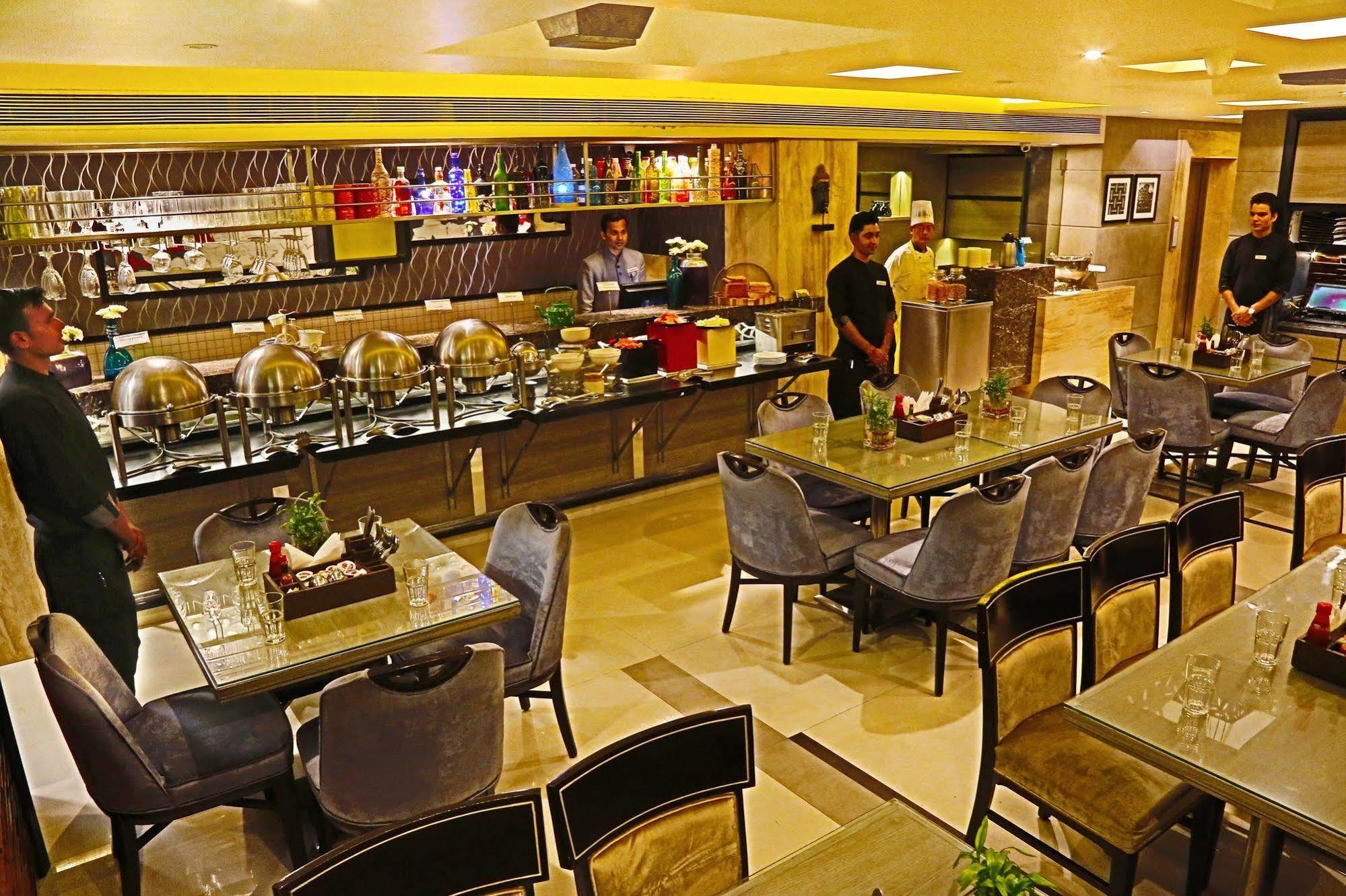 The Oriental Residency Hotel Mumbai Exterior foto