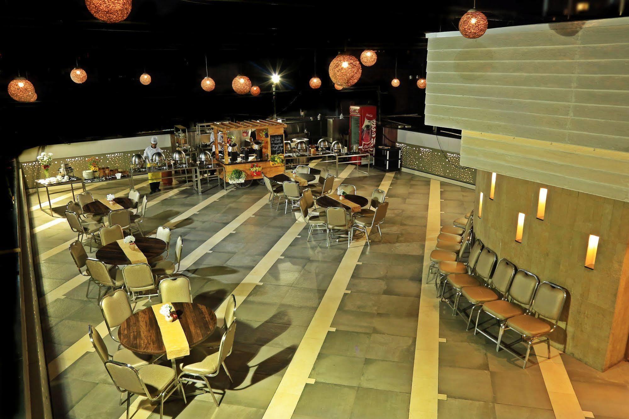 The Oriental Residency Hotel Mumbai Exterior foto